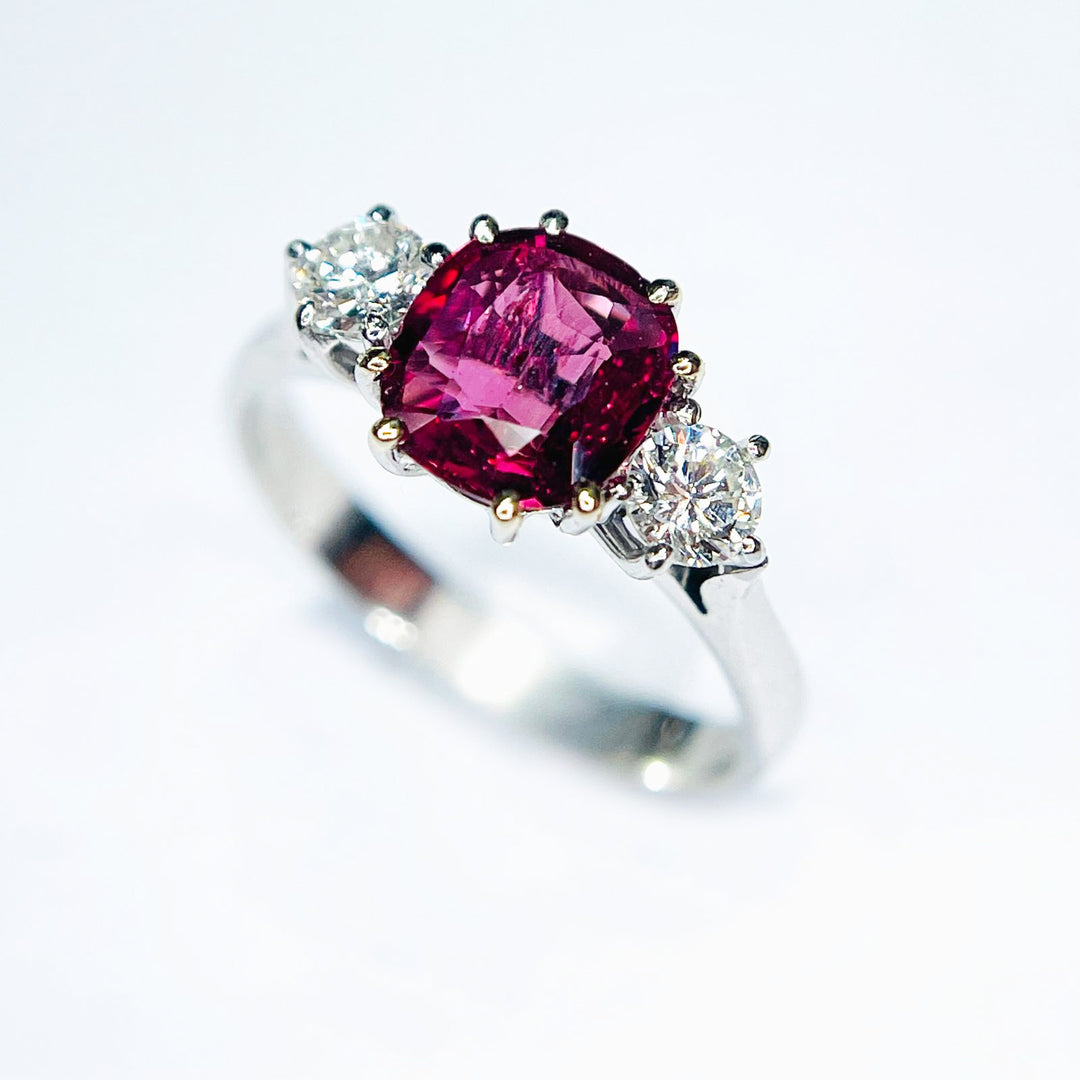 Capodagaglia Gold Ring 18kt Thai Ruby 1,24ctおよびダイヤモンド