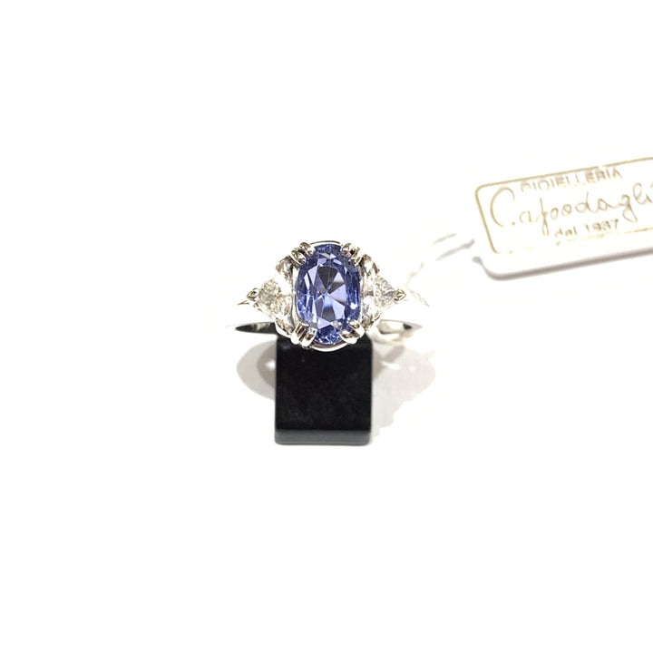 Lenti anello oro bianco 18kt zaffiro 3,24ct e diamanti Trillon 0,60ct - Gioielleria Capodagli